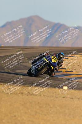 media/Dec-16-2023-CVMA (Sat) [[bb38a358a2]]/Race 13 Amateur Supersport Middleweight/